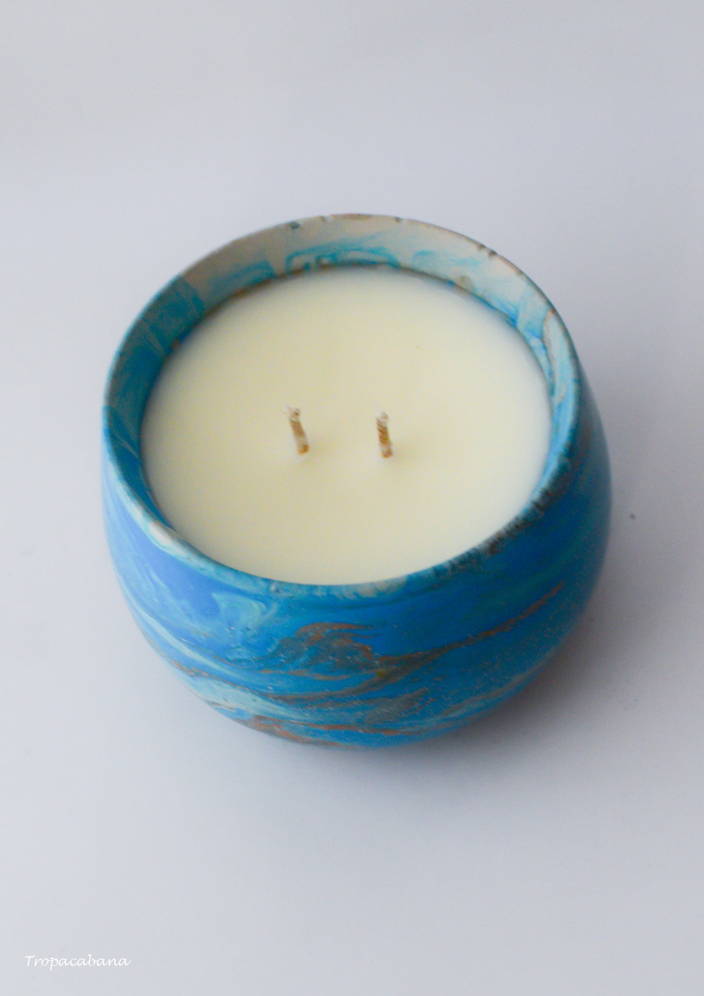 10 oz Handmade Concrete Aqua Dream Candle, in blue, aquamarine, ivory and copper tones, Vegan Candle, Luxury Candle, Coconut Wax Candle, Fragrance of the Ocean and Sand, TropaCabana, Inspired by the tropical beaches of Brazil
